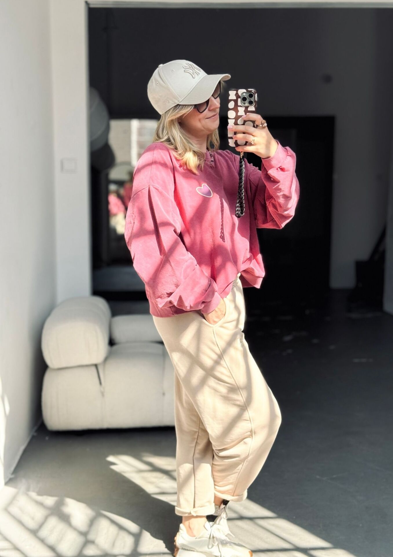 SPODNIE damskie dresowe MOM FIT beige BLUZA damska dresowa LAZY DAY vintage pink YOUR STORY