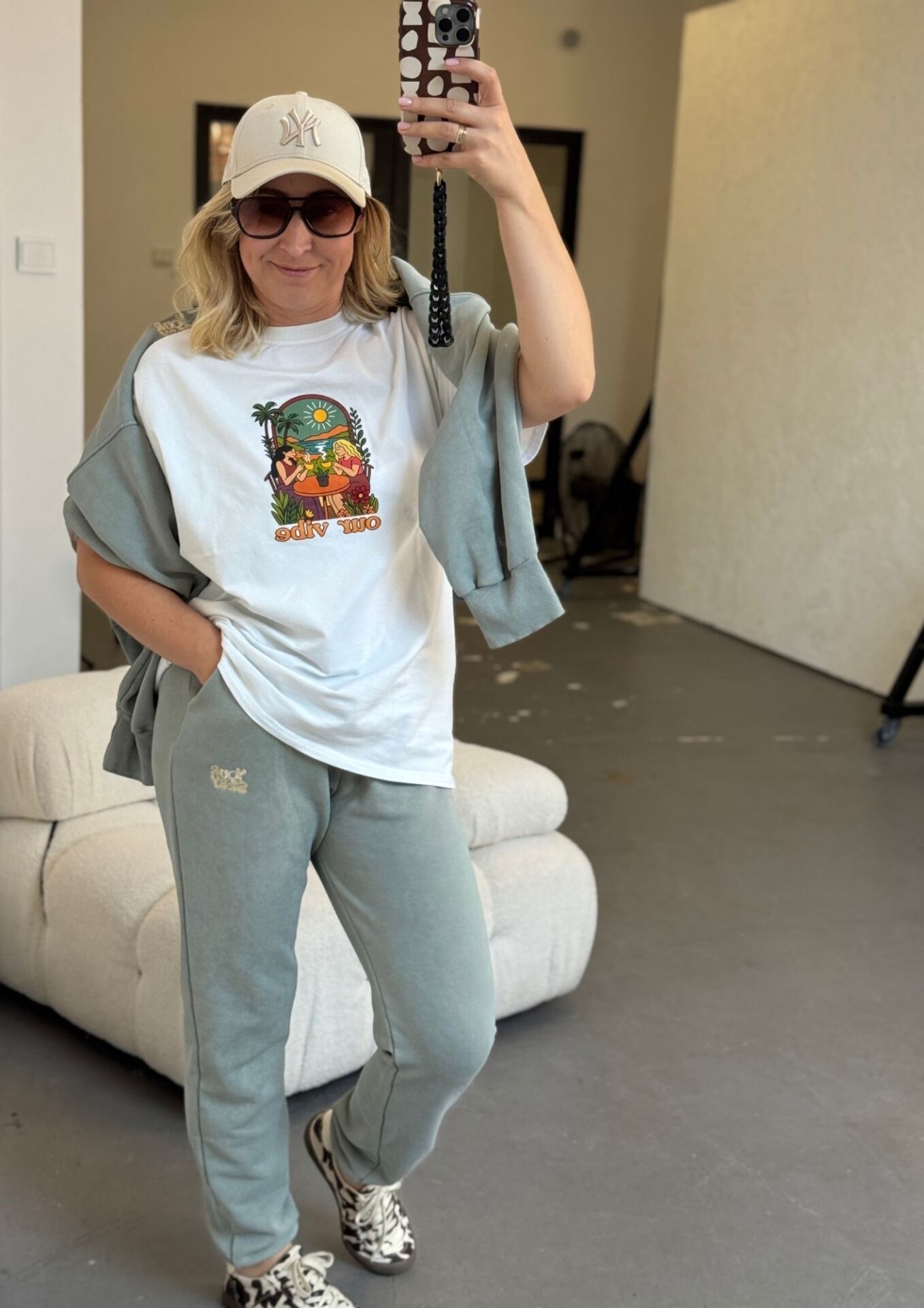 SPODNIE damskie dresowe CITY REGULAR vintage mint KOSZULKA damska OVER VIBE basic kokos YOUR STORY