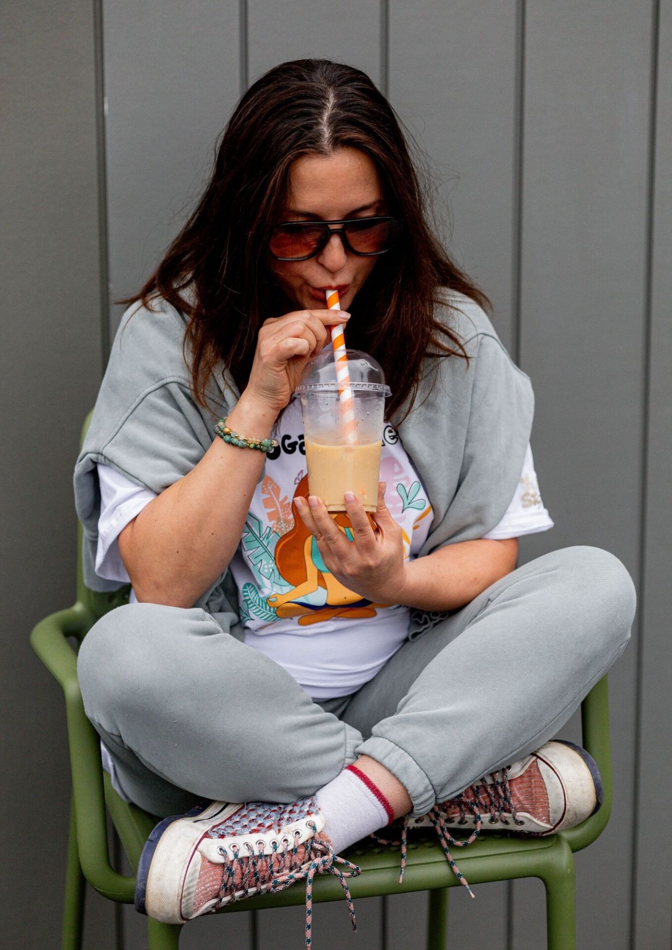 SPODNIE damskie dresowe CITY REGULAR vintage mint KOSZULKA damska OVER YOGA basic white YOUR STORY