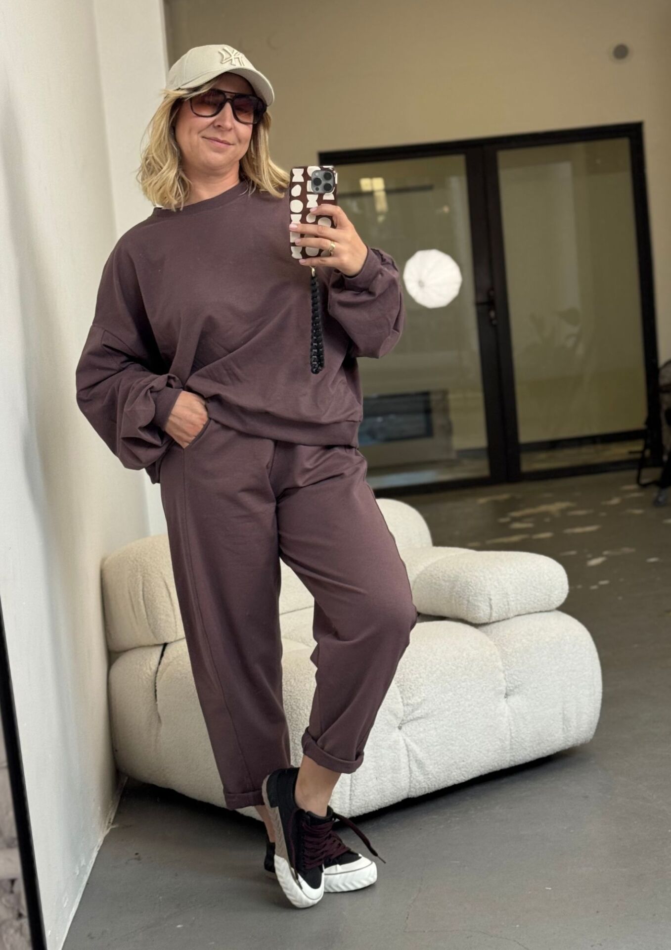 SPODNIE damskie dresowe MOM FIT basic mokka BLUZA damska dresowa LAZY DAY basic mokka YOUR STORY