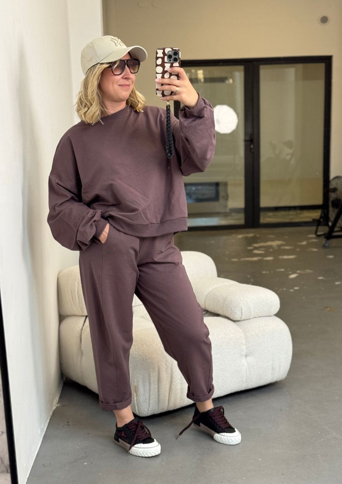 SPODNIE damskie dresowe MOM FIT basic mokka BLUZA damska dresowa LAZY DAY basic mokka YOUR STORY